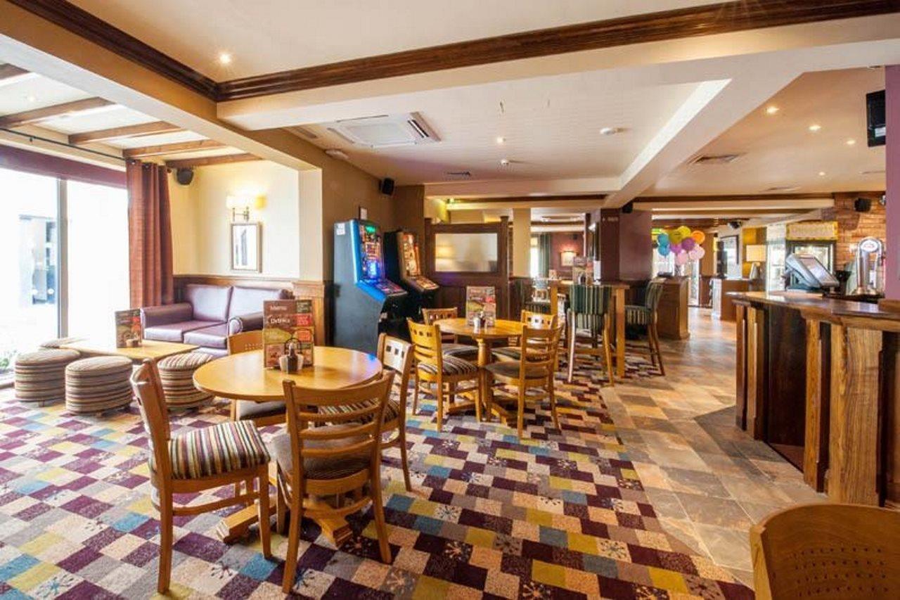 Premier Inn Stoke-On-Trent ภายนอก รูปภาพ