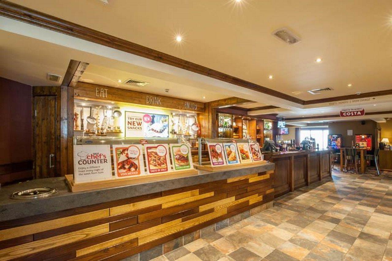 Premier Inn Stoke-On-Trent ภายนอก รูปภาพ